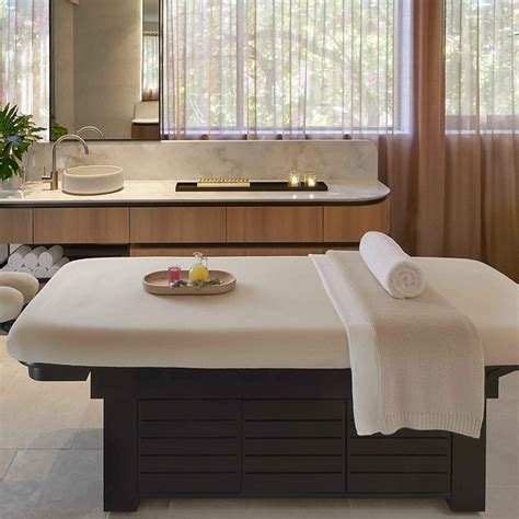 evaiya spa surfers paradise.